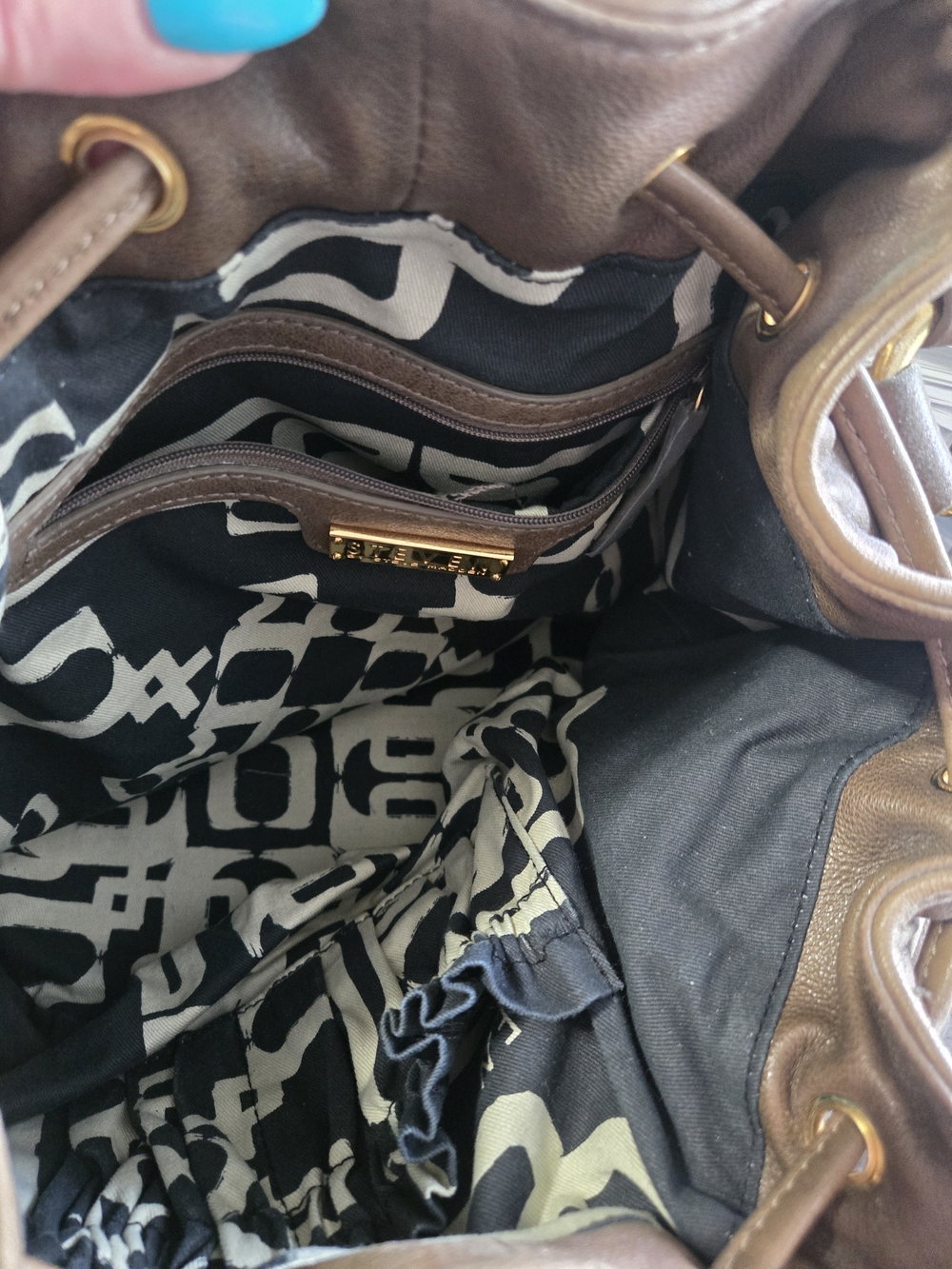 Steve Madden Taupe Brown Leather Drawstring Shoulder Bag with Gold Hardware - Picture 6 of 8